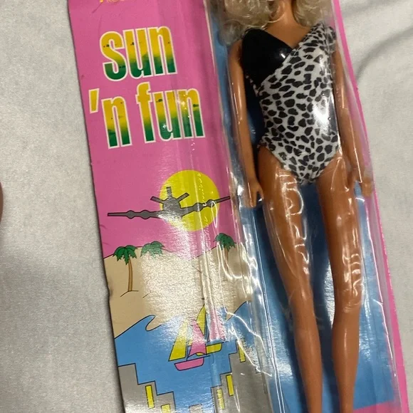 Sun ‘n Fun Barbie Doll - Picture 5 of 7